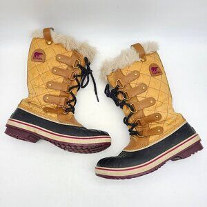 Sorel Tan and Black Winter Boots. Size 8